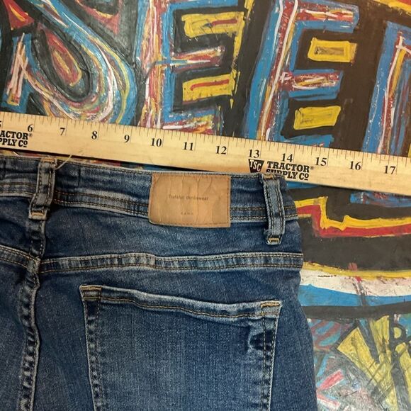 ZARA Trafaluc Soft comfy Distrssed Embroidered Butterfly Skinny Jeans 28 waist - Picture 10 of 15